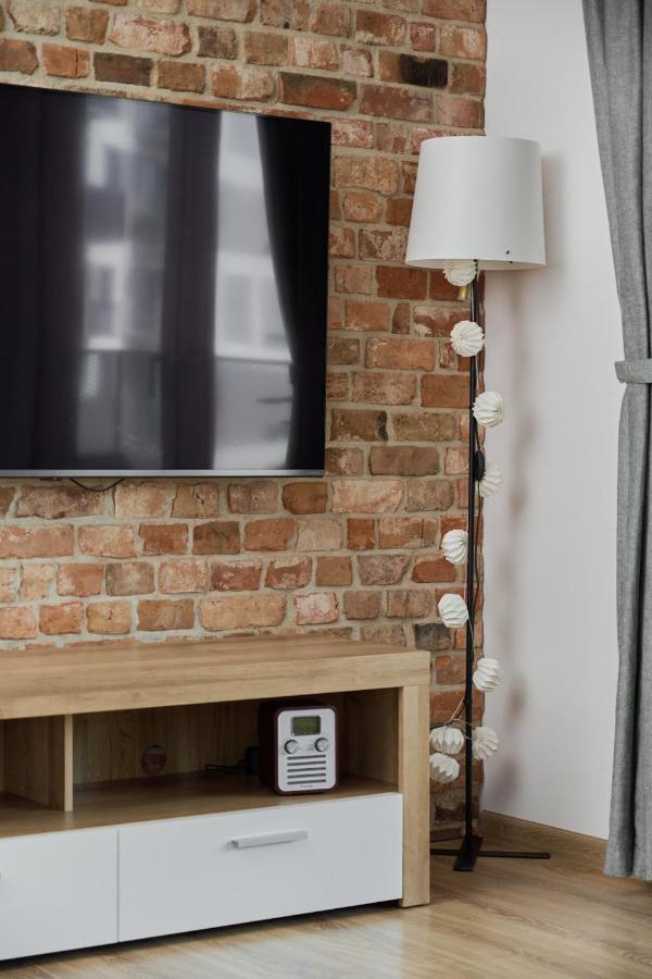 Spacious Apartment With Balcony Near The Slavic Hill Wroclaw By Renters Prestige Exterior foto