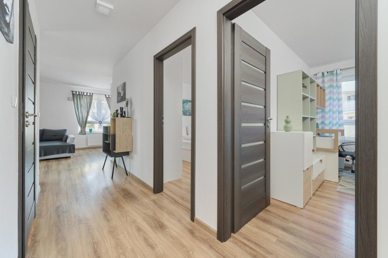 Spacious Apartment With Balcony Near The Slavic Hill Wroclaw By Renters Prestige Exterior foto