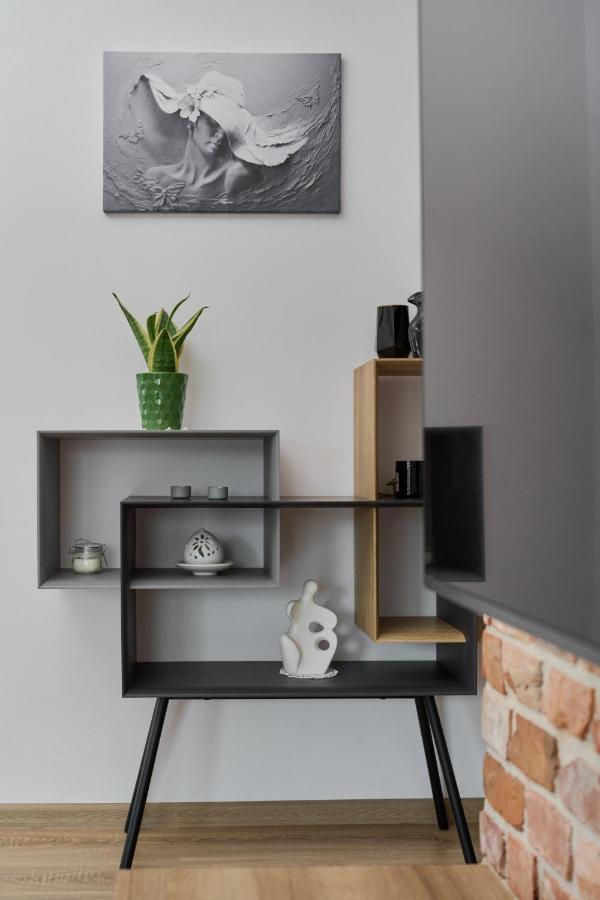 Spacious Apartment With Balcony Near The Slavic Hill Wroclaw By Renters Prestige Exterior foto